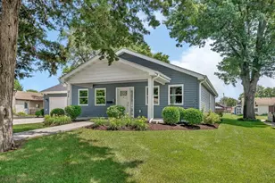 215 S De Witt Pl, Coal City, IL 60416 - Photo 1