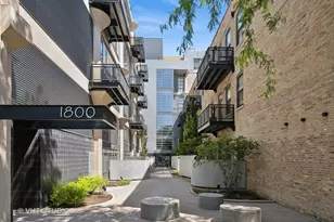 1800 W Grace St, Chicago, IL 60613 - Photo 1
