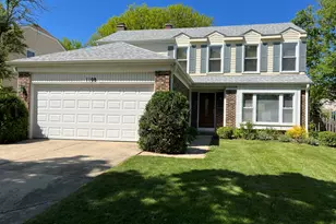 1108 N Devonshire Rd, Buffalo Grove, IL 60089 - Photo 1