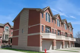 90 Legacy Ln, Wheeling, IL 60090 - Photo 1