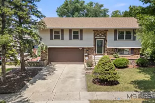 819 Stowell Ave, Streamwood, IL 60107 - Photo 1