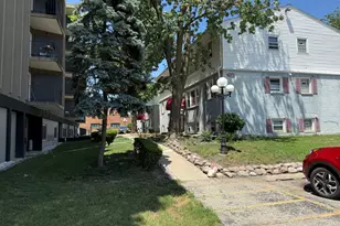 9513 Kelvin Ln, Schiller Park, IL 60176 - Photo 1