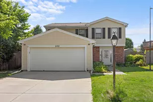 1100 Singleton Dr, Roselle, IL 60172 - Photo 1