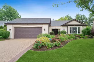 3647 Radcliffe Dr, Northbrook, IL 60062 - Photo 1