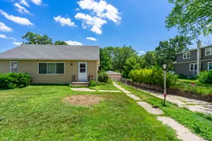 1716 Court St, McHenry, IL 60050 - Photo 1