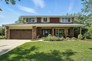 17W444 Waltham Pl, Darien, IL 60561 - Photo 1