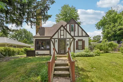 328 N Shaddle Avenue, Mundelein, IL 60060 - Photo 1