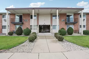 9250 Noel Ave, Des Plaines, IL 60016 - Photo 1