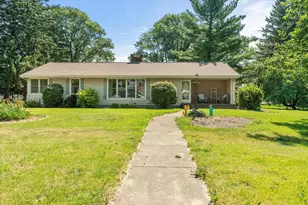 609 S Park St, Paxton, IL 60957 - Photo 1