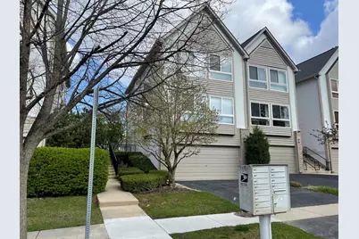 621 Diamond Pointe Drive, Mundelein, IL 60060 - Photo 1