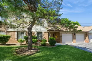 1724 W Quail Ct, Arlington Heights, IL 60004 - Photo 1