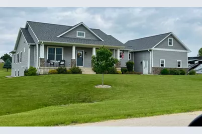 10282 E Clara Avenue, Rochelle, IL 61068 - Photo 1