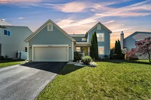39371 Crofton Ln, Beach Park, IL 60083 - Photo 1