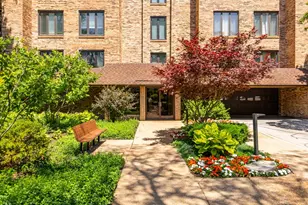 3810 Mission Hills Rd, Northbrook, IL 60062 - Photo 1