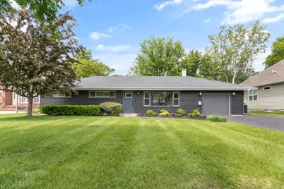 705 Parkway Drive, Wheaton, IL 60187 - Photo 1