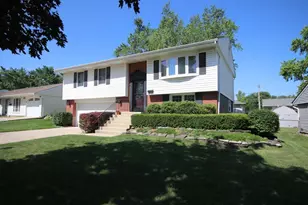 102 Villa Rd, Streamwood, IL 60107 - Photo 1