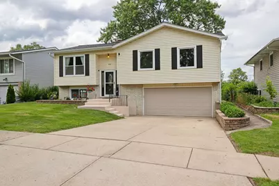 492 Winthrop Avenue, Glendale Heights, IL 60139 - Photo 1