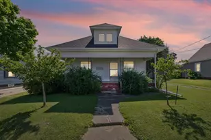 121 S Walnut St, Westville, IL 61883 - Photo 1