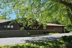 9616 Zimmer Dr, Algonquin, IL 60102 - Photo 1