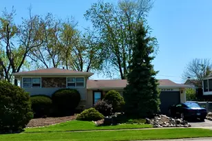 2235 Birchwood Pkwy, Woodridge, IL 60517 - Photo 1