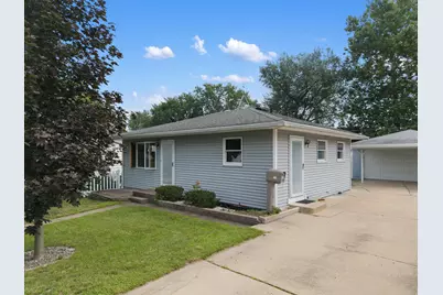 213 N Park Boulevard, Freeport, IL 61032 - Photo 1