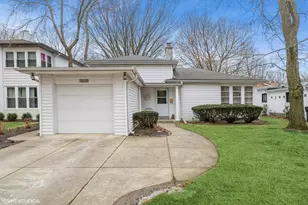 9509 Lincolnwood Dr, Evanston, IL 60203 - Photo 1