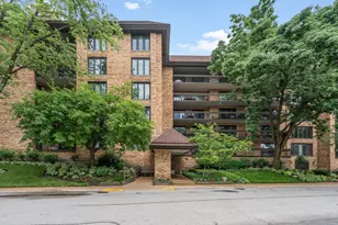 1671 Mission Hills Rd, Northbrook, IL 60062 - Photo 1