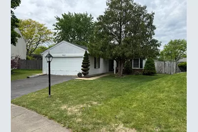 662 Berwick Place, Roselle, IL 60172 - Photo 1