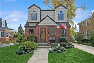 7531 W Cleveland St, Niles, IL 60714 - Photo 1