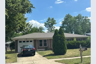 1098 Highbury Drive, Elgin, IL 60120 - Photo 1