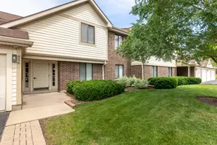 856 E Coach Rd, Palatine, IL 60074 - Photo 1