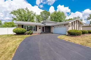 824 E 193rd Pl, Glenwood, IL 60425 - Photo 1