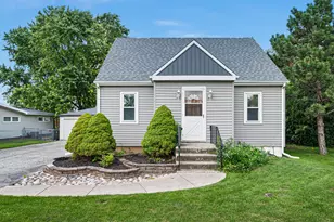 345 Elmhurst St, Wood Dale, IL 60191 - Photo 1
