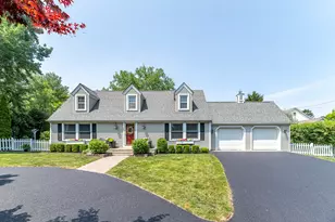1294 Appleby Cir, Mundelein, IL 60060 - Photo 1