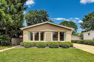 1042 W Central Rd, Mount Prospect, IL 60056 - Photo 1