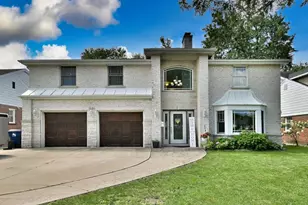 446 S Stratford Ave, Elmhurst, IL 60126 - Photo 1