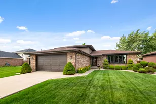 8648 Carriage Ln, Tinley Park, IL 60487 - Photo 1