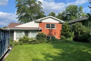 107 S Poplar Ave, Elmhurst, IL 60126 - Photo 1