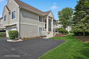 425 Cary Woods Cir, Cary, IL 60013 - Photo 1