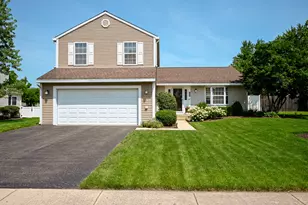 30W060 Kensington Dr, Warrenville, IL 60555 - Photo 1