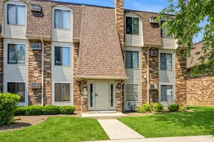 249 W Ct of Shorewood, Vernon Hills, IL 60061 - Photo 1