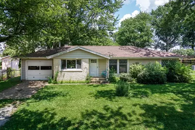 325 W Poplar Street S, Heyworth, IL 61745 - Photo 1