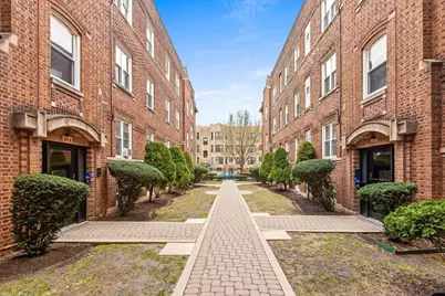 654 W Oakdale Avenue #3N, Chicago, IL 60657 - Photo 1