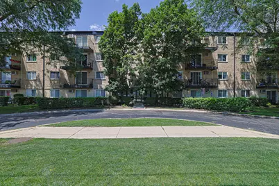 2424 E Oakton Street #3E, Arlington Heights, IL 60004 - Photo 1