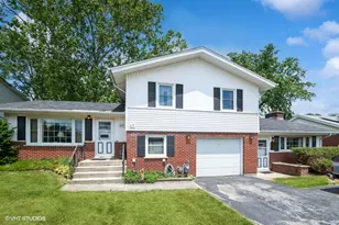 305 Milburn Ave, Crete, IL 60417 - Photo 1