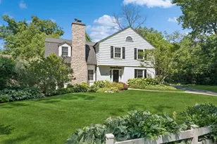 251 Ravine Forest Dr, Lake Bluff, IL 60044 - Photo 1