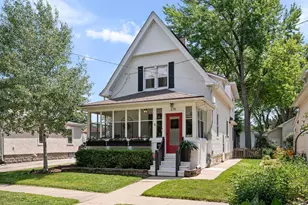 216 E High St, Sycamore, IL 60178 - Photo 1