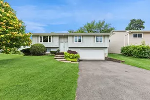 906 W North Ave, Lake Bluff, IL 60044 - Photo 1