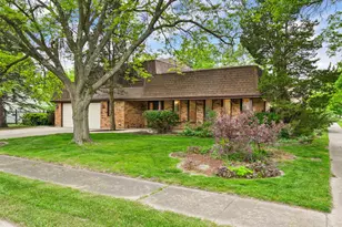 3843 Lizette Ln, Glenview, IL 60026 - Photo 1