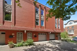 1036 Susan Collins Ln, Oak Park, IL 60302 - Photo 1